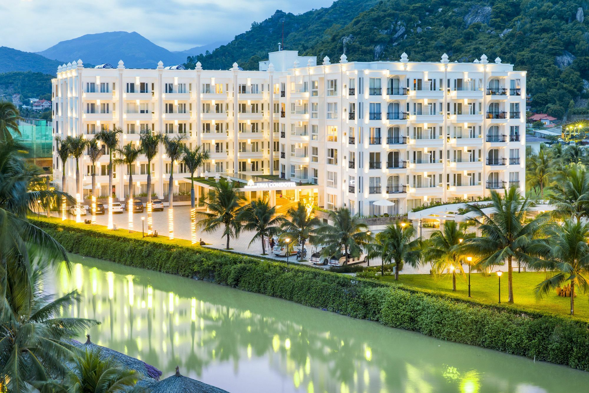 Cham Oasis Nha Trang Resort Condotel Exterior photo